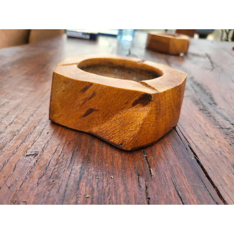 Дървен пепелник, ръчно изработен