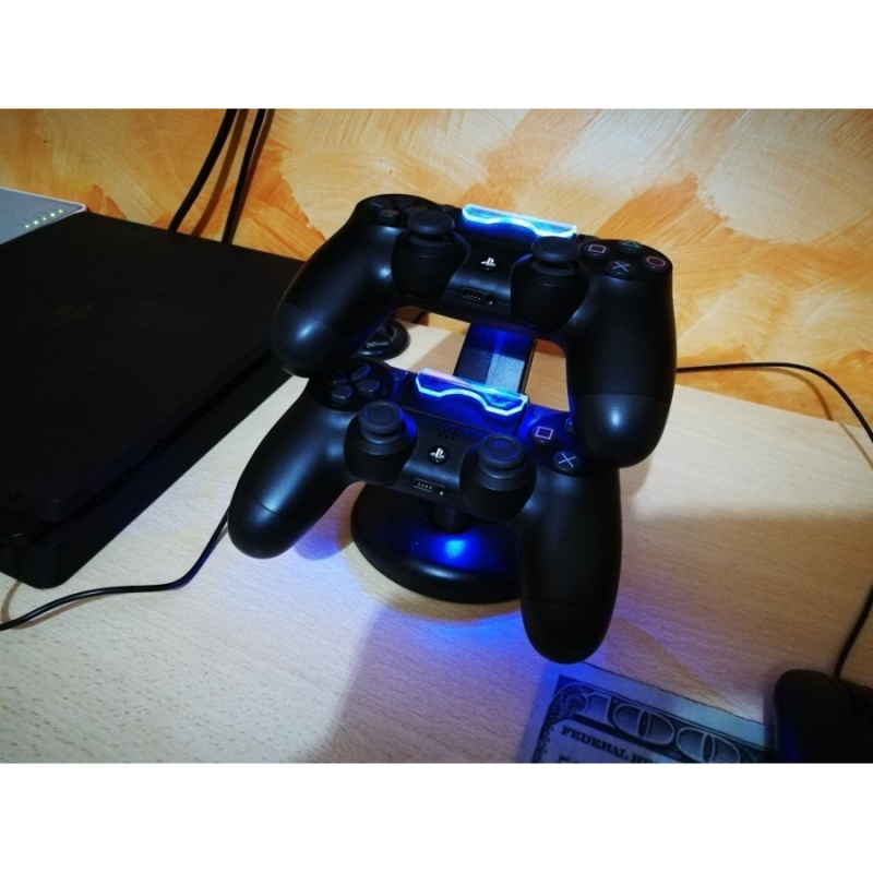 Стойка и зарядно за PS4 джойстици (dualshock)