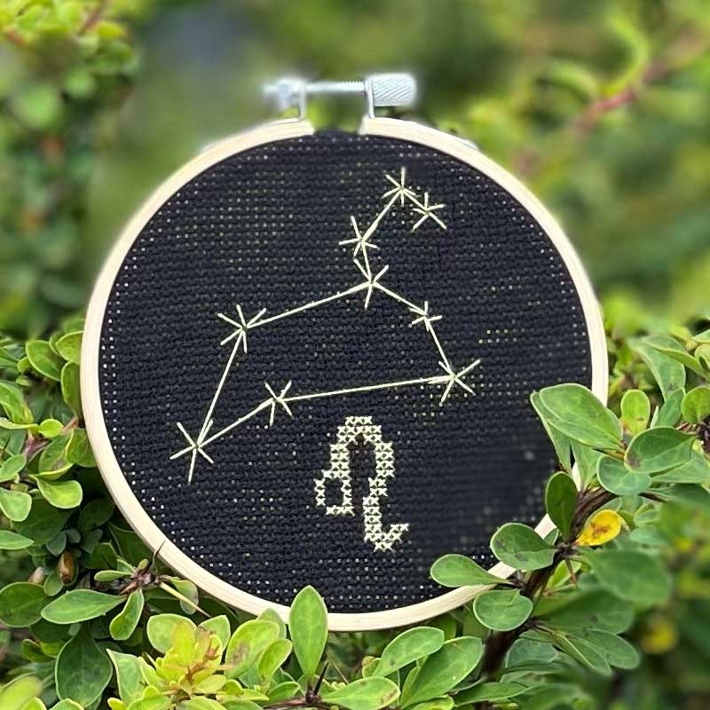 Ръчно изработен медальон със зодиакалния знак на Лъв