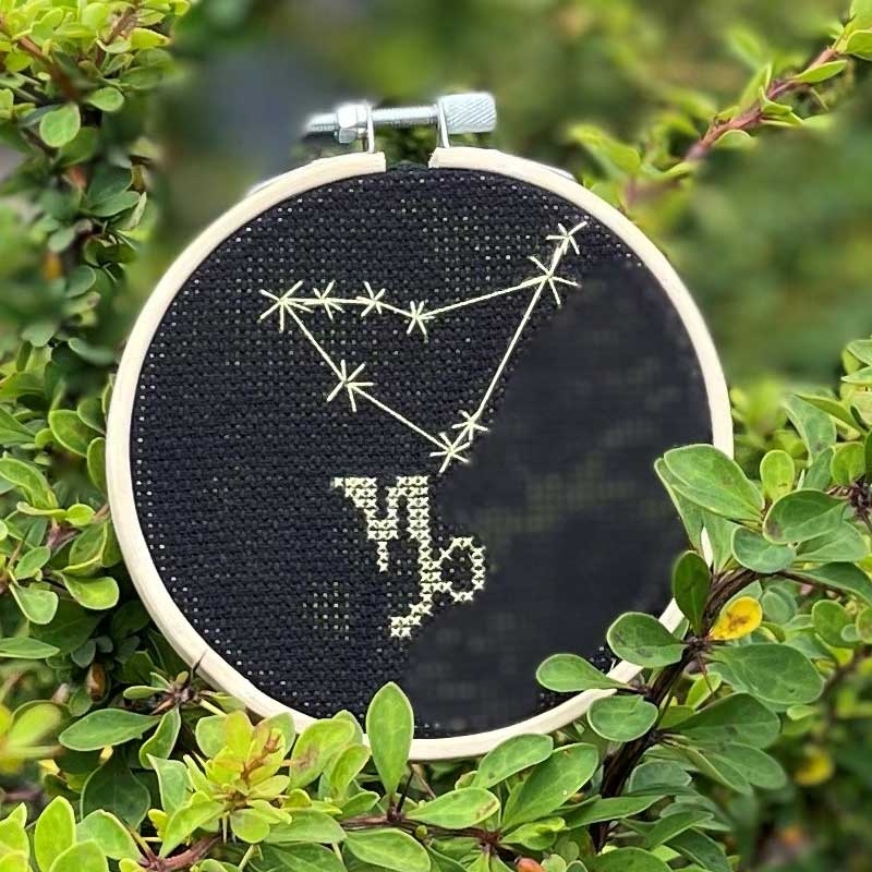 Ръчно изработен медальон със зодиакалния знак на Козирог