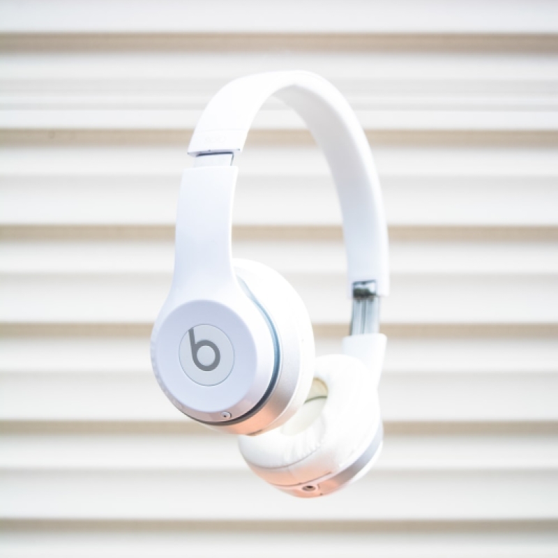 Слушалки с микрофон Beats - жични / безжични, професионални