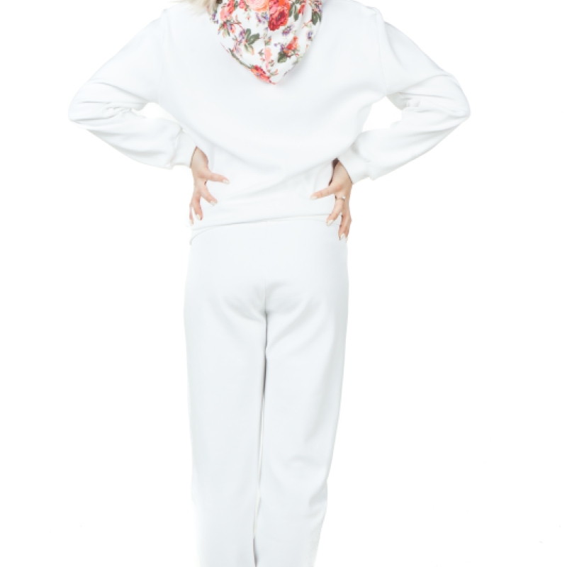 Спортно елегантен комплект в бяло