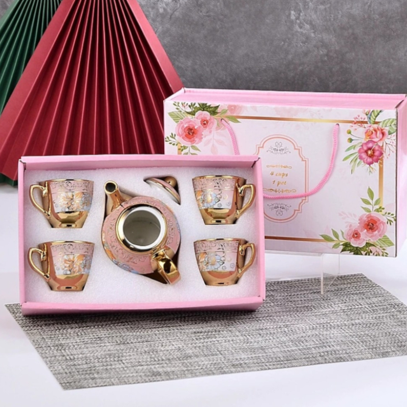 Порцеланов сервиз за чай